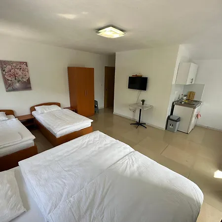 Dzenana Boracko Jezero Aparthotel Konjic